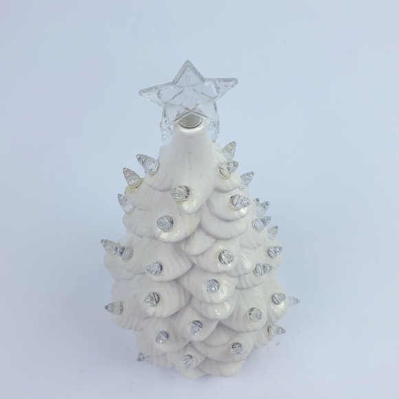 White ceramic Christmas Tree Battery Operated White bulbs & star On off switch - Picture 2 of 14